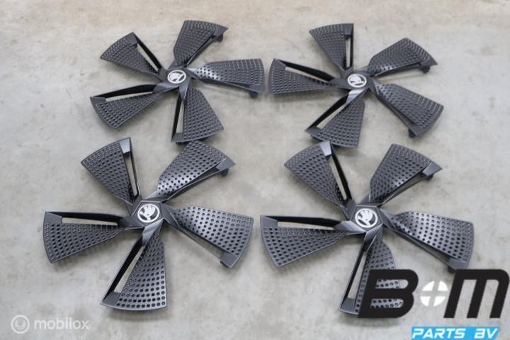 NIEUW! Set wieldoppen Skoda Enyaq - Elroq 5LA601169F, Auto-onderdelen, Banden en Velgen, Band(en), Gebruikt