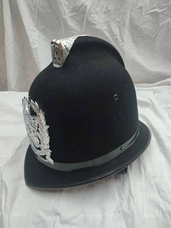 Bobby Helmen politiehelmen engeland bobbyhelm, Verzamelen, Militaria | Algemeen, Overige soorten, Helm of Baret, Engeland, Ophalen of Verzenden