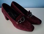 Prachtige bordeauxrode suède pumps van Dungelmann maat 41, Kleding | Dames, Pumps, Ophalen of Verzenden, Zo goed als nieuw, Rood