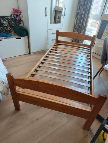 Bed 200x90cm beschikbaar voor biedingen