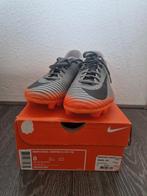 Nike Voetbalschoenen - Maat 41, Sport en Fitness, Voetbal, Ophalen, Zo goed als nieuw, Schoenen
