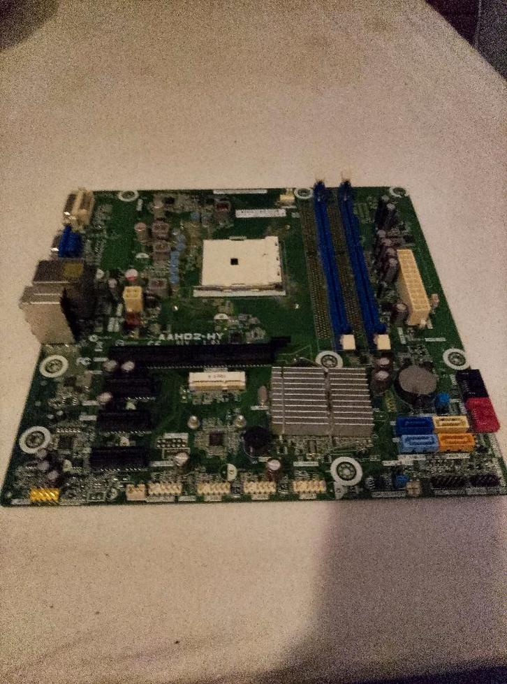 Model: AAHD2‑HY, Computers en Software, Moederborden, Gebruikt, AMD, DDR3, Ophalen of Verzenden