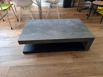 Salontafel  beschikbaar voor biedingen