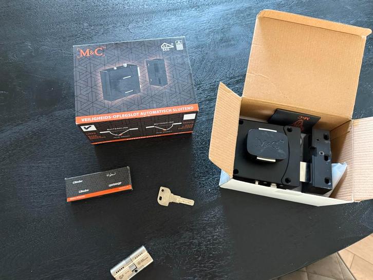 M&C Veiligheids-Oplegslot - Nieuw in doos!, Doe-het-zelf en Verbouw, Hang- en Sluitwerk, Nieuw, Slot, Overige materialen, Ophalen of Verzenden