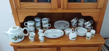 Marjolein Bastin servies Libelle ‘dragonfly’, Wedgwood Group beschikbaar voor biedingen