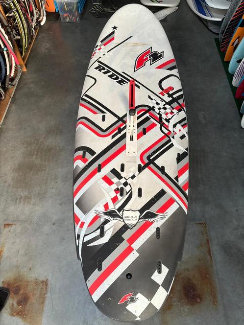 F2 Ride 160 |  Beginner/Freeride board met Zwaard!, Watersport en Boten, Windsurfen, Gebruikt, Plank, 250 tot 300 cm, Met vin(nen)