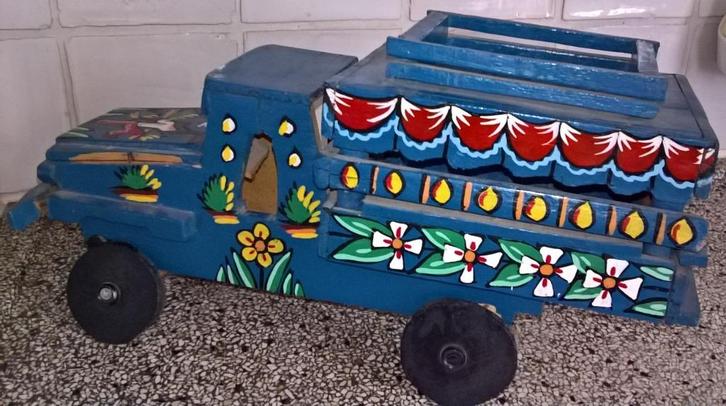 Vintage Haiti Tap Tap Folk Art Toy Truck Bus 1980 G. Frage, Antiek en Kunst, Kunst | Niet-Westerse kunst, Verzenden