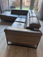 Moderne en comfortabele leren hoekbank, Ophalen, 250 tot 300 cm, Gebruikt, Minder dan 75 cm