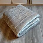 PTMD 🌺 zilver / grijze plaid, sprei, velours, velvet., Huis en Inrichting, Verzenden, Zo goed als nieuw