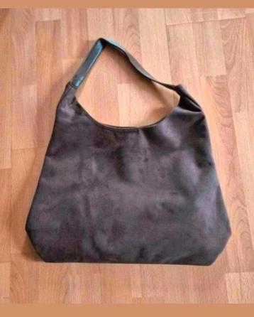 Nieuwe suede hand-/schoudertas, donkerbruin br 47 h 37. beschikbaar voor biedingen
