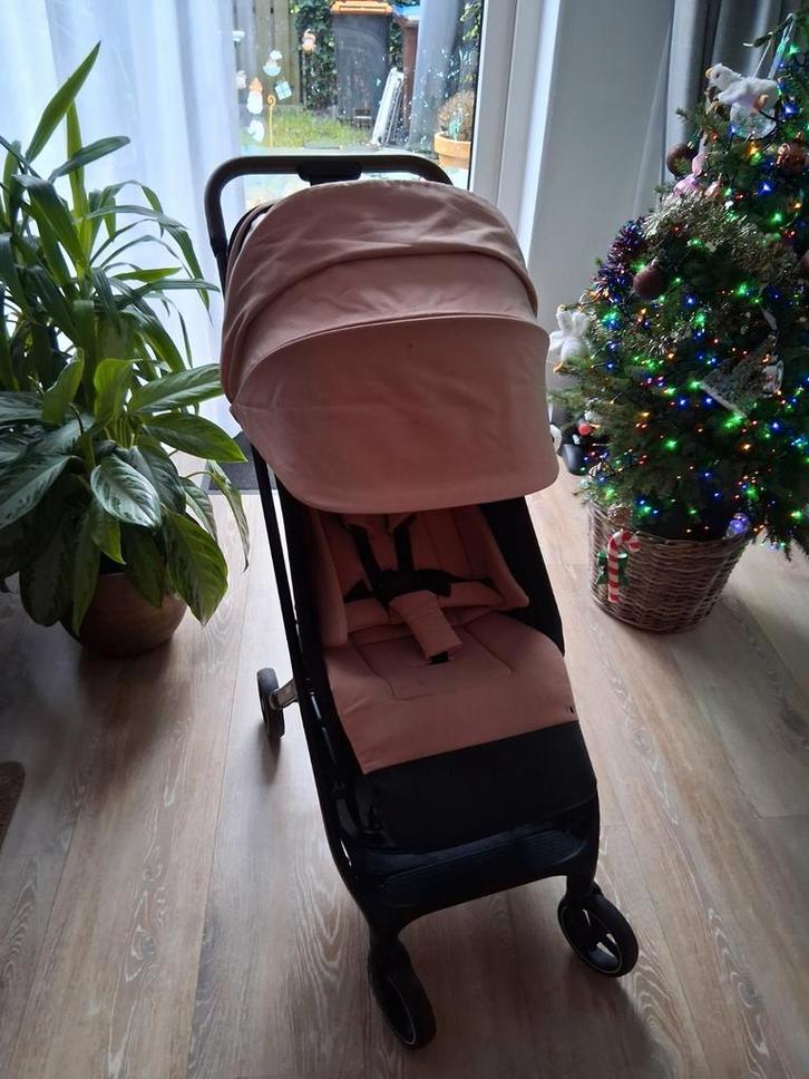 Nette Dubatti Smart buggy Black/pink, Kinderen en Baby's, Buggy's, Zo goed als nieuw, Ophalen