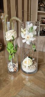 2 glazen vazen met bloemen, Ophalen of Verzenden, Zo goed als nieuw