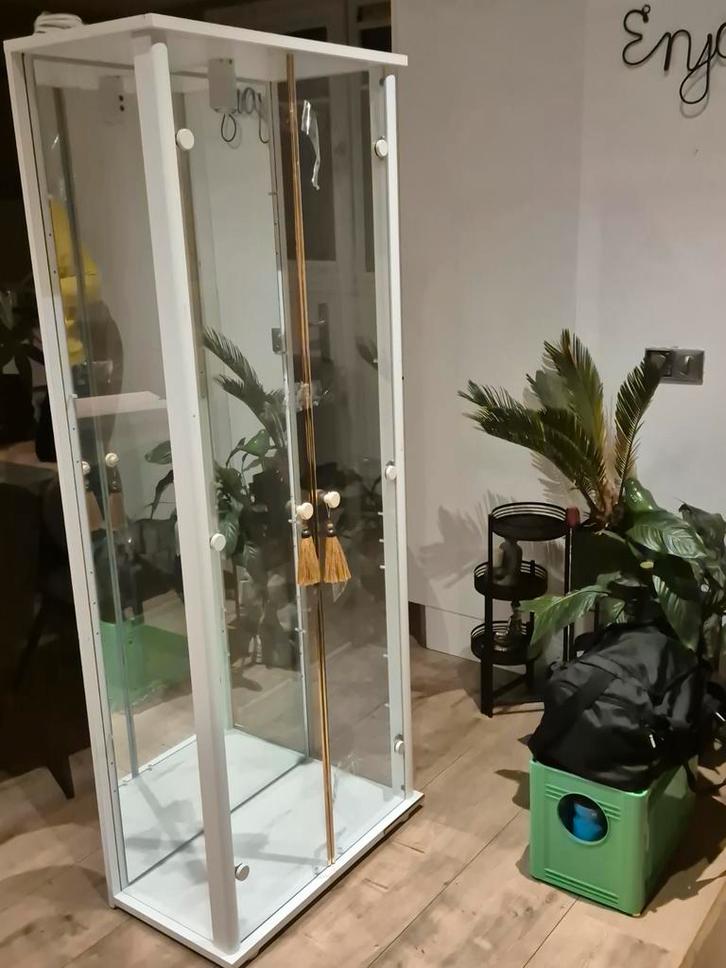 Mooie Vitrinekast met Licht & Glazen Planken, Huis en Inrichting, Kasten | Vitrinekasten, Zo goed als nieuw, 150 tot 200 cm, 50 tot 100 cm