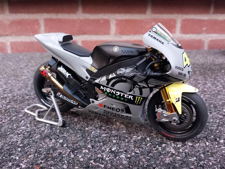 Yamaha YZR-M1 #46 Valentino Rossi Sepang Test 2013 MotoGP, Hobby en Vrije tijd, Modelauto's | 1:5 tot 1:12, Nieuw, Motor, 1:9 t/m 1:12