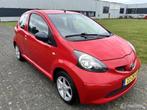 Toyota Aygo 1.0-12V + Automaat / APK / Airco / NAP / Navi /, Auto's, Stof, Gebruikt, 4 stoelen, 68 pk
