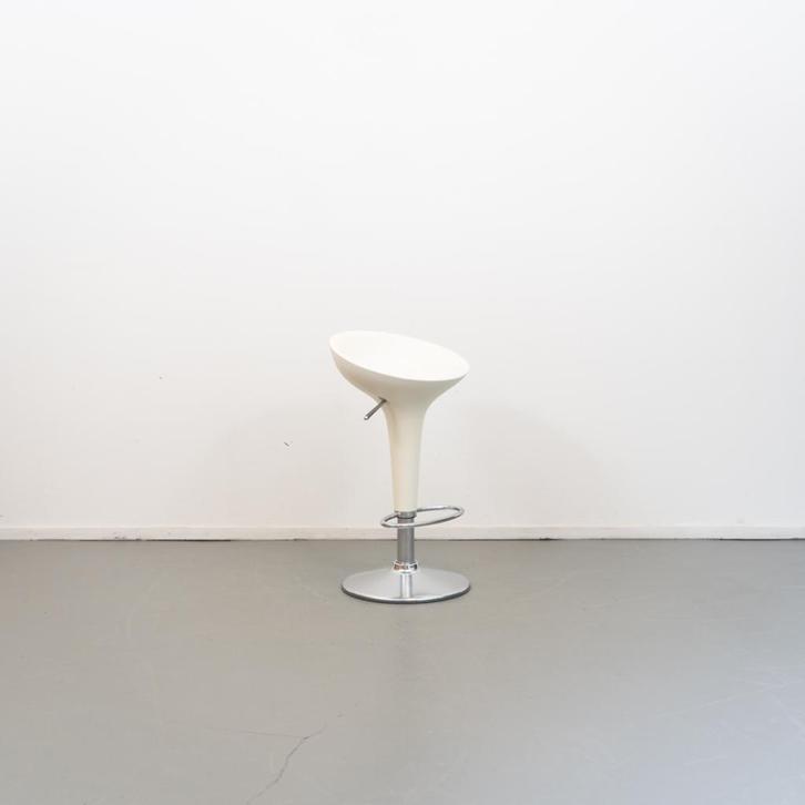 1 Magis Bombo kruk wit, Huis en Inrichting, Barkrukken, Zo goed als nieuw, Kunststof