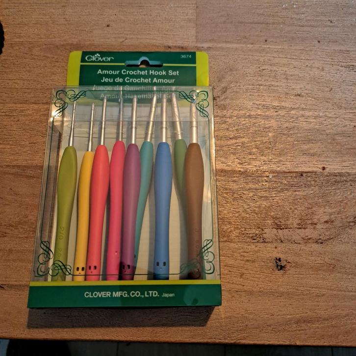 Clover Amour Haaknaald Set, Hobby en Vrije tijd, Breien en Haken, Zo goed als nieuw, Haken, Patroon of Boek, Ophalen of Verzenden