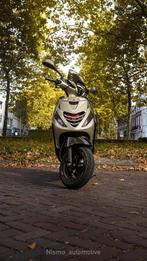 Piaggio zip iget E5 2023, Fietsen en Brommers, Scooters | Piaggio, Ophalen, Maximaal 45 km/u, Zip, Zo goed als nieuw