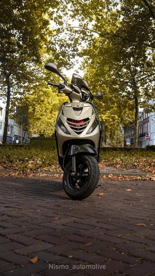 Piaggio zip iget E5 2023, Fietsen en Brommers, Scooters | Piaggio, Zo goed als nieuw, Zip, Maximaal 45 km/u, Benzine, Ophalen