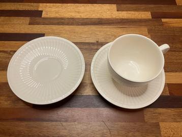 Wedgwood EDME 2 onderschotels voor theekop beschikbaar voor biedingen