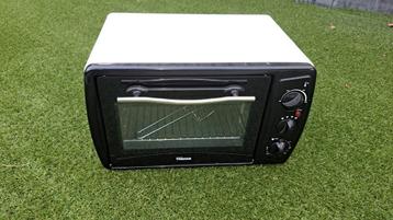 Tristar  kampeer oven 800 Watt onder en boven warmte 



 beschikbaar voor biedingen