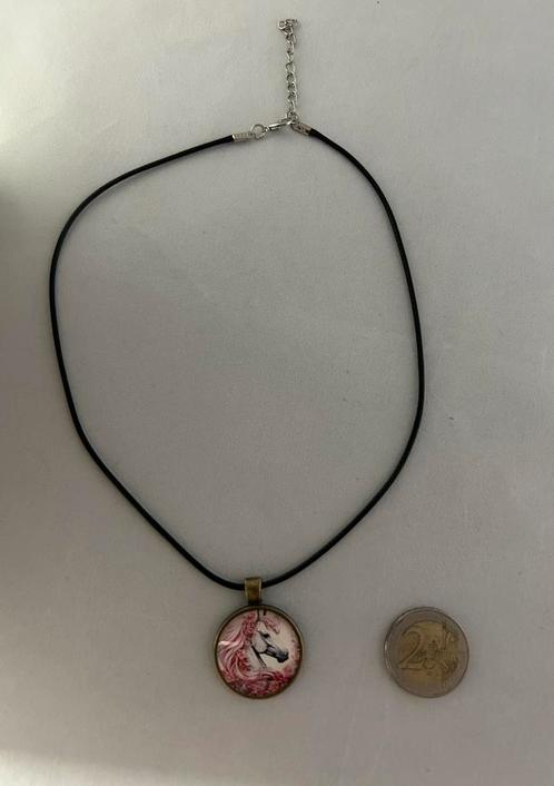 Ketting met paard, Sieraden, Tassen en Uiterlijk, Kettingen, Nieuw, Overige materialen, Ophalen of Verzenden