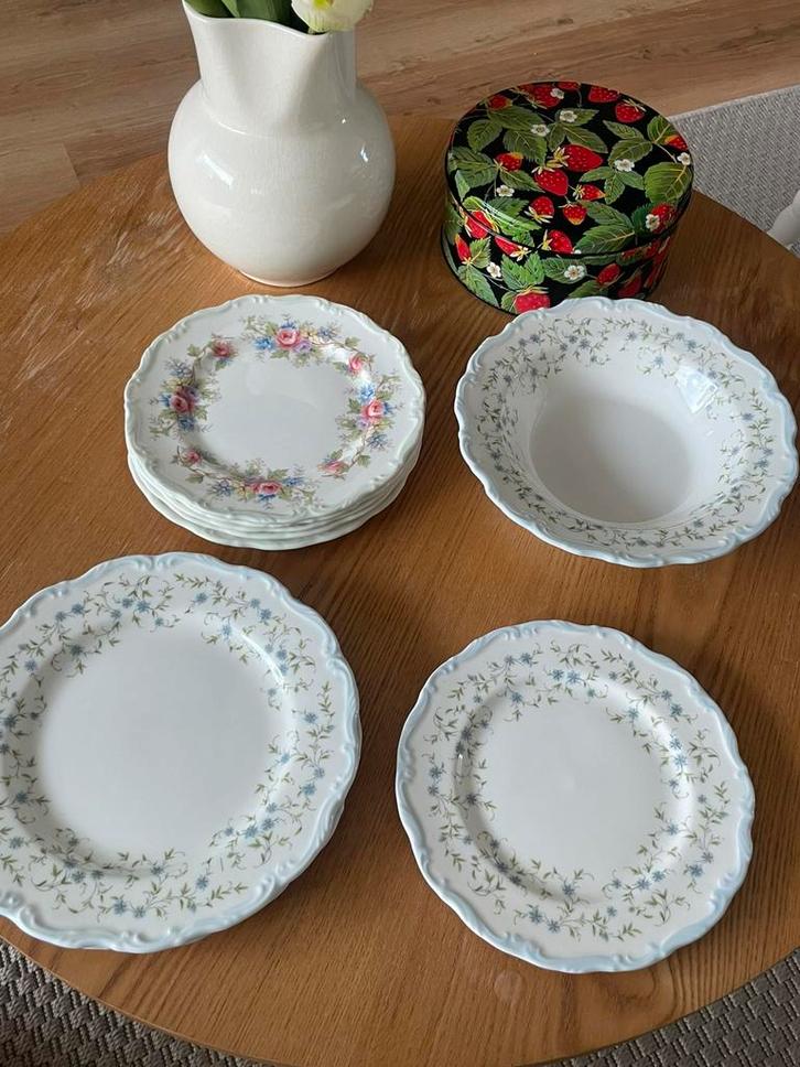 Royal Albert servies, Antiek en Kunst, Antiek | Servies compleet, Ophalen of Verzenden