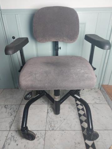 Mercado Medic trippelstoel  beschikbaar voor biedingen