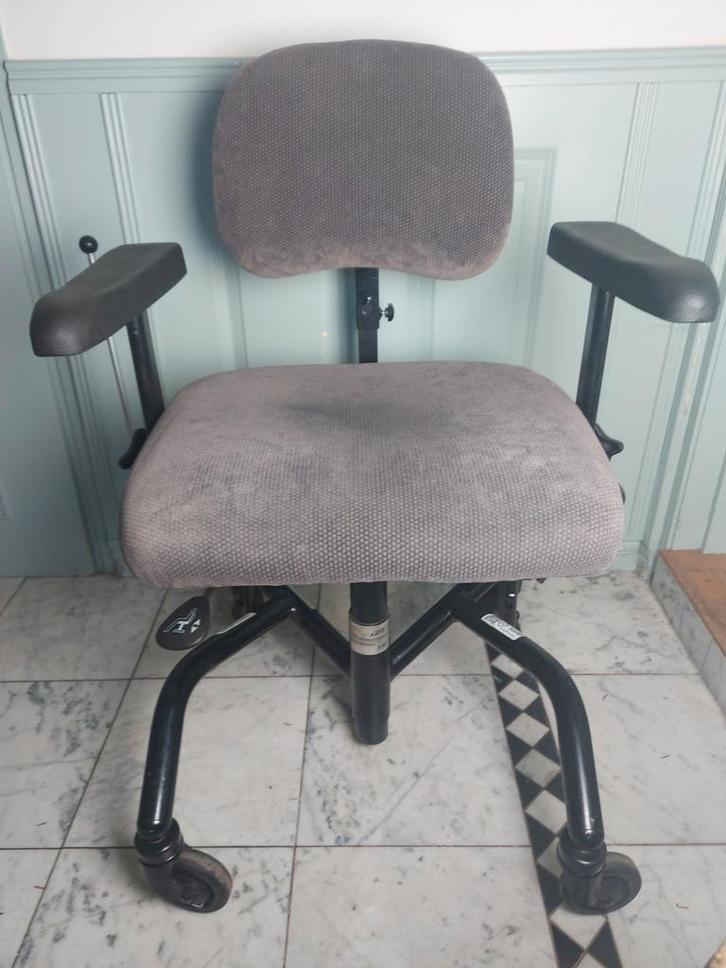 Mercado Medic trippelstoel, Diversen, Verpleegmiddelen, Gebruikt, Ophalen