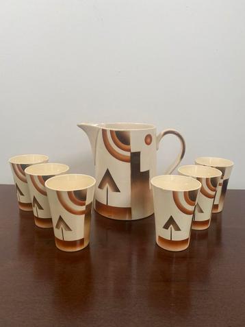 Art Deco set melkkan met bekers.   beschikbaar voor biedingen