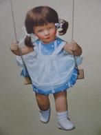 Oude Käthe Kruse Kaart - Pop op Schommel 15 x 10.5 cm, Verzenden, 1940 tot 1960, Ongelopen, Kinderen