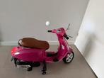 Accu kinder scooter Vespa Sprint 12V - Roze | 3-5 jaar, Ophalen of Verzenden, Zo goed als nieuw
