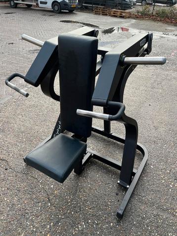 Technogym Pure Strength Shoulder Press beschikbaar voor biedingen