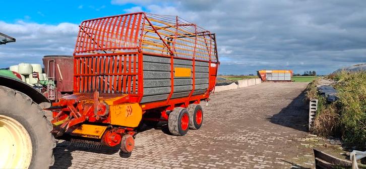 Opraapwagen en mesttank te koop, Zakelijke goederen, Agrarisch | Werktuigen, Akkerbouw, Veehouderij, Overige, Gewasbescherming en Bemesting