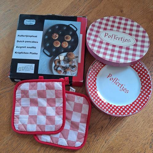 Poffertjespan gietijzer complete set met borden en pannenlap, Huis en Inrichting, Keuken | Potten en Pannen, Zo goed als nieuw