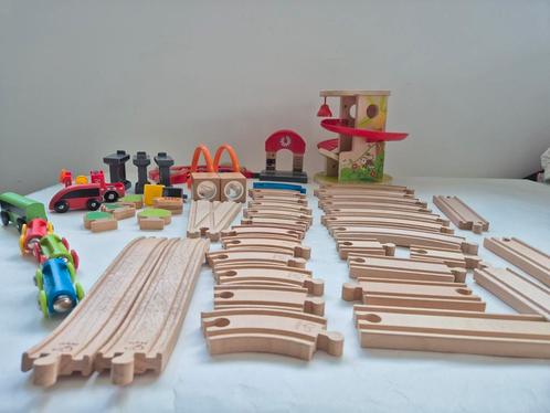 Houten treinbaan, Kinderen en Baby's, Speelgoed | Houten speelgoed, Zo goed als nieuw, Overige typen, Ophalen of Verzenden