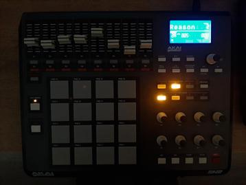 Akai MPD32 + Novation Oxygen49 + Creative Soundblaster Z SBX beschikbaar voor biedingen