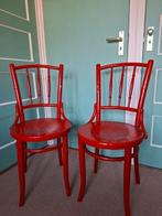 Twee vintage Thonet stoelen, Huis en Inrichting, Stoelen, Ophalen, Gebruikt, Rood, Twee