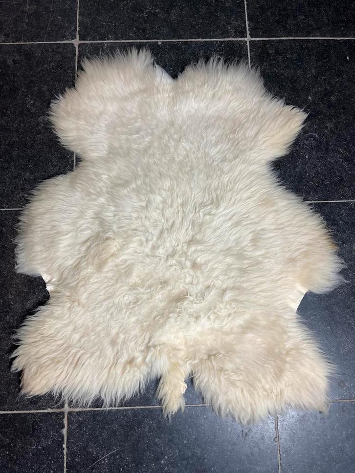 Witte Schapenvacht - Decoratief & Comfortabel, Huis en Inrichting, Stoffering | Tapijten en Kleden, Nieuw, 50 tot 100 cm, 100 tot 150 cm