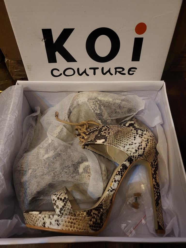 Koi Couture Hakken - Nude Beige Snake - Maat 37, Kleding | Dames, Pumps, Beige, Koi Couture, Ophalen of Verzenden