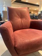 Draaifauteuil in het microleder wijnrood, Ophalen, Sommelsdijkse haven 19, Info@vissermeubelen.nl, Nieuw