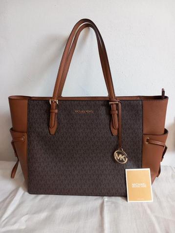 Michael Kors Schoudertas Voyager Medium Top Zip Tote Bruin   beschikbaar voor biedingen