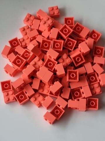 100 nieuwe lego stenen 2x2 Vibrant Coral beschikbaar voor biedingen