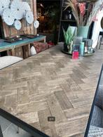 Eettafel Herringbone| Purewood | Whoon l Van €1350 voor €400, 200 cm of meer, 50 tot 100 cm, Overige materialen, Rechthoekig