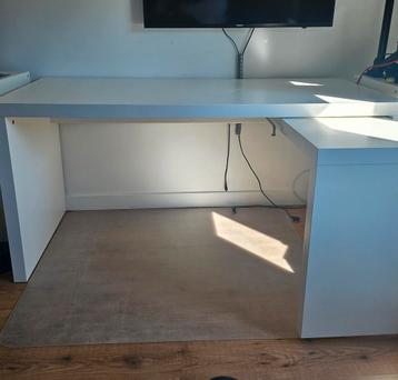 IKEA MALM bureau met uittrekbaar blad wit 151 cm beschikbaar voor biedingen