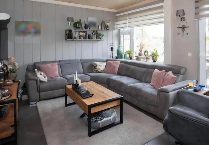 Lederen hoekbank met elektrische relaxfuncties, Huis en Inrichting, Banken | Bankstellen, Gebruikt, Hoekbank, Vierpersoons of meer