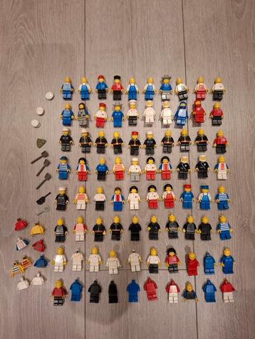 Oude lego minifigs beschikbaar voor biedingen