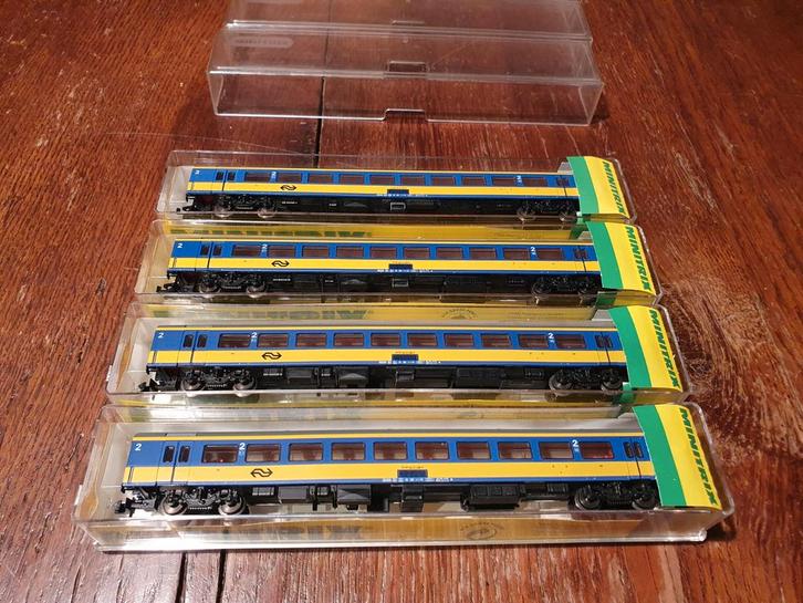 Minitrix NS ICR rijtuigen splinternieuw set van 4, Hobby en Vrije tijd, Modeltreinen | N-Spoor, Nieuw, Wagon, Gelijkstroom of Wisselstroom