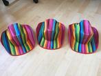 3x gekleurde cowboyhoed, Ophalen of Verzenden, Zo goed als nieuw, Versiering