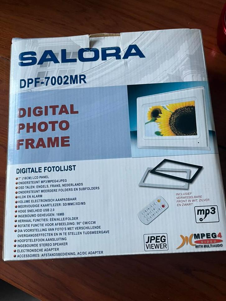 Digitale fotolijst Salora DPF7002MR Picture Frame, Audio, Tv en Foto, Fotografie | Digitale fotolijsten, Afstandsbediening, Muziek